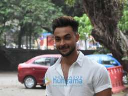 Photos: Aayush Sharma snapped at Mehboob Studio in Bandra