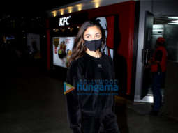 Photos: Alia Bhatt snapped at the airport