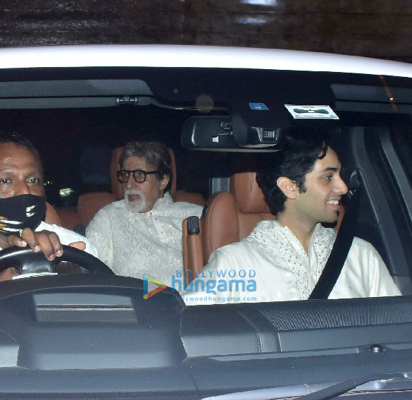 photos amitabh bachchan snapped with at pratiksha bunglow post laxmi pujan 1