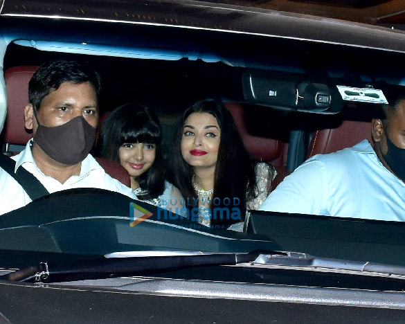 photos amitabh bachchan snapped with at pratiksha bunglow post laxmi pujan 2