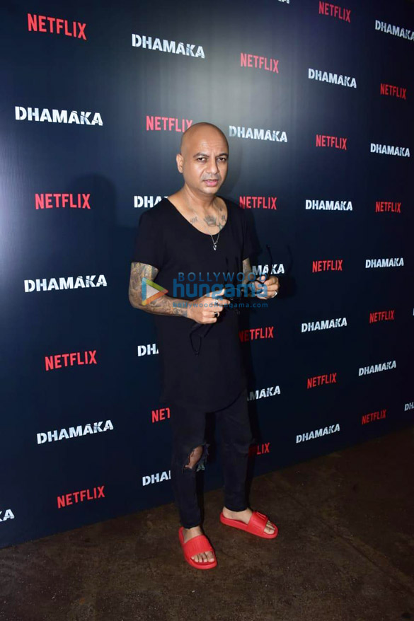 photos celebs grace the special screening of dhamaka 9
