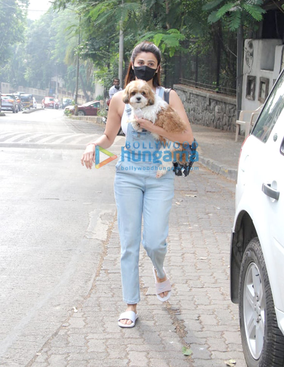 photos daisy shah snapped at hakims aalim salon in khar 3