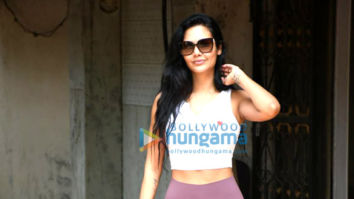 Photos: Esha Gupta and Giorgia Andriani spotted at Pilates class