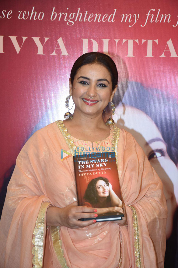 photos javed akhtar shabana azmi rakeysh omprakash mehra and others attend divya duttas book launch event 8