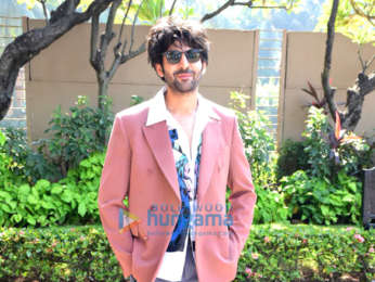 Photos: Kartik Aryan spotted at Bandra