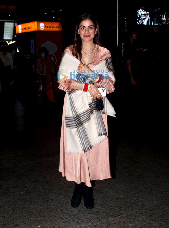 photos nushrratt bharuccha shahid kapoor and shraddha arya snapped at the airport 4