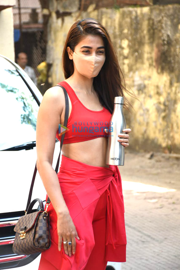 photos pooja hegde spotted at pilates class 2 2