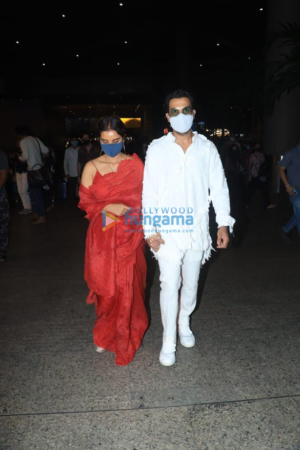 photos rajkummar rao and patralekhaa return to mumbai after marriage 3
