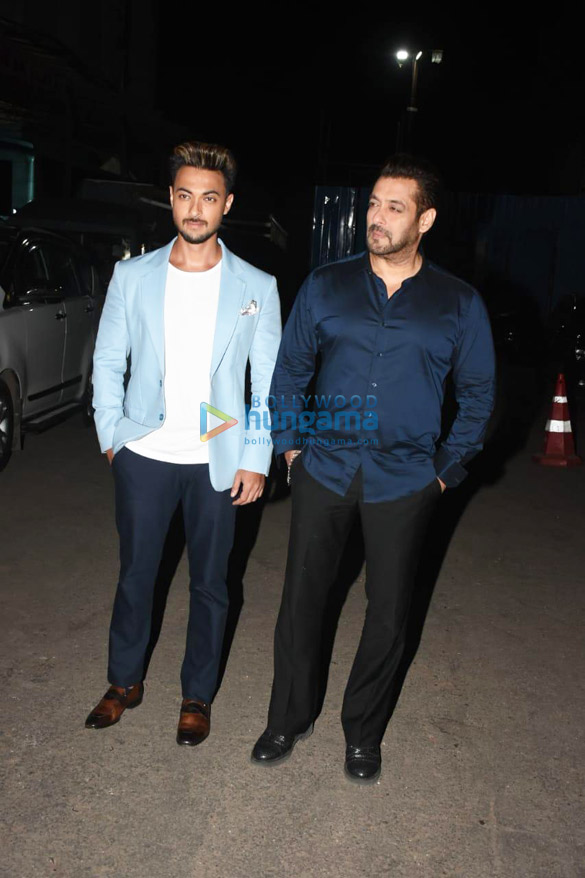 photos salman khan aayush sharma and mahima makwana promote antim on the big picture 1