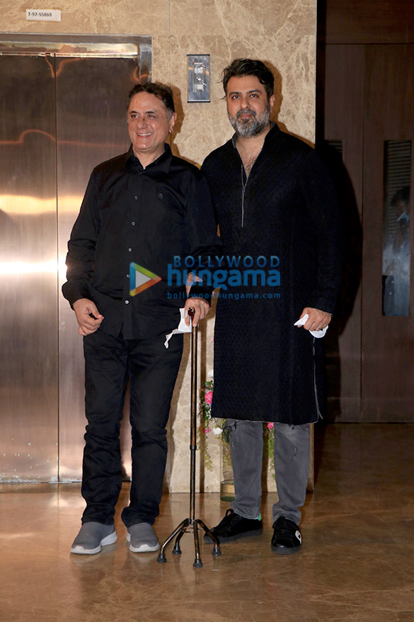 photos salman khan iulia vantur and others snapped at ramesh tauranis house for diwali party 12