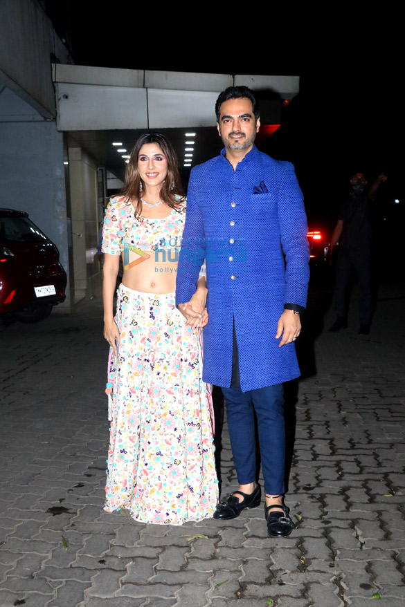 photos salman khan waluscha de sousa aayush sharma and others snapped at sohail khans house for diwali party 16