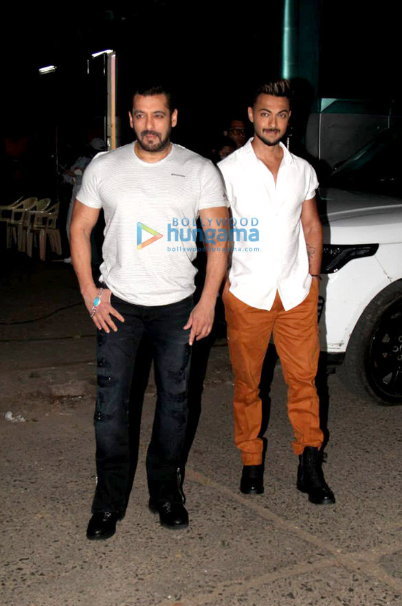 Photos: Salman Khan and Aayush Sharma spotted at Mehboob studio
