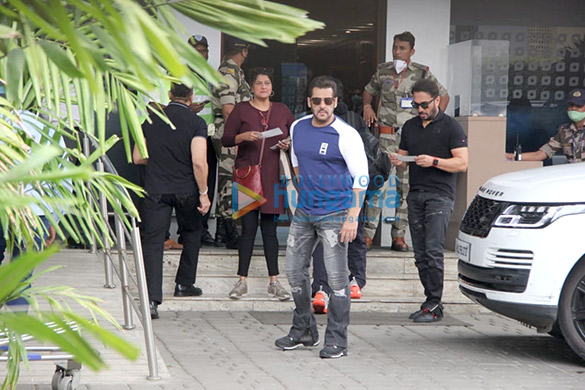 Photos: Salman Khan spotted at Kalina airport Photos: Salman Khan spotted at Kalina airport