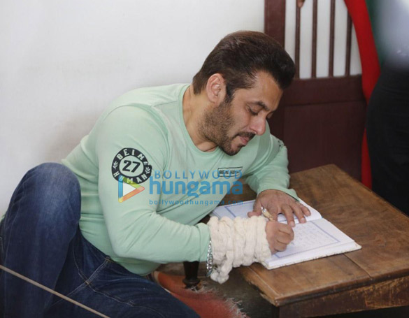 photos salman khan visits sabarmati ashram post the release of antim 3