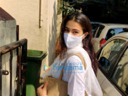 Photos: Sara Ali Khan snapped at dance class in Juhu