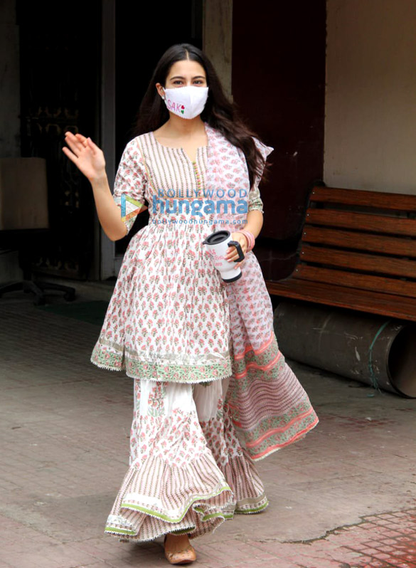 photos sara ali khan spotted at pilates studio 3 2