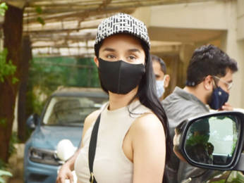 Photos: Shraddha Kapoor snapped at a dubbing studio in Juhu