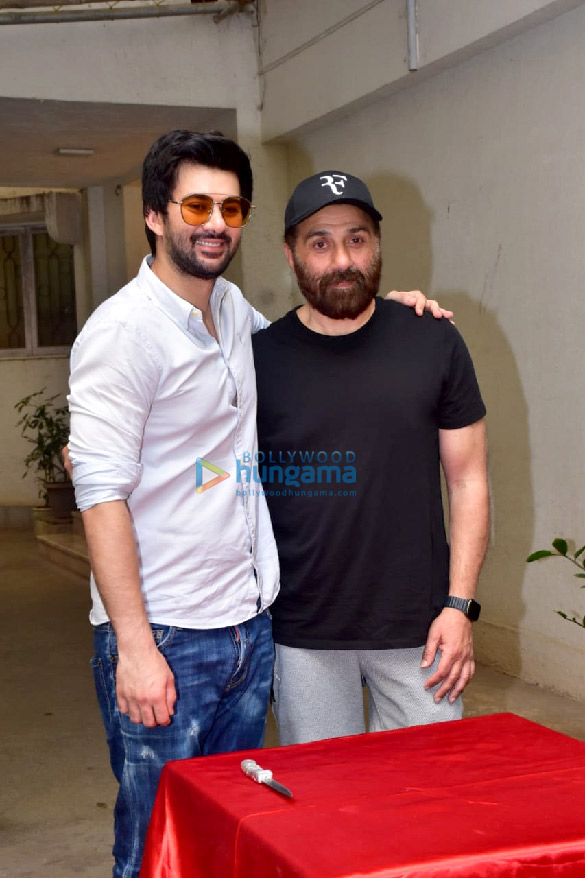 photos sunny deol snapped with karan deol for birthday celebrations 5