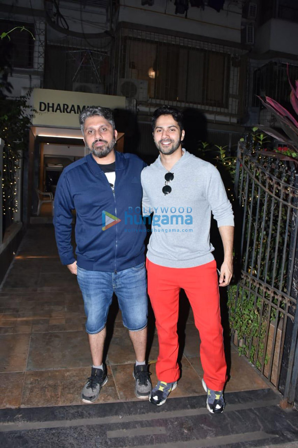 photos varun dhawan spotted at mohit suris office in bandra 2