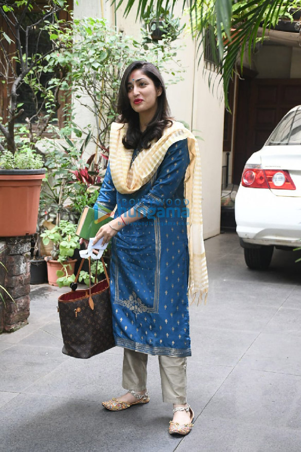 photos yami gautam dhar spotted at a salon 2