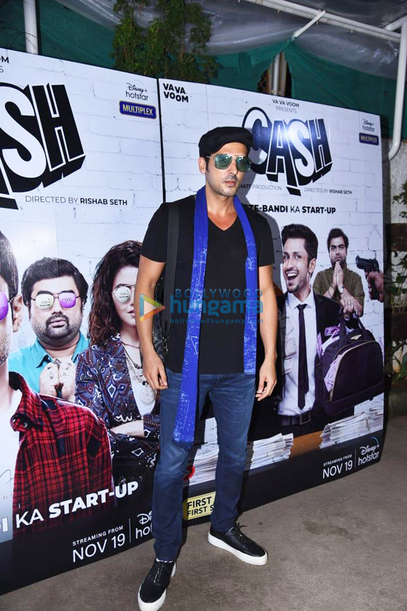photos zayed khan gulshan grover and others snapped at the screening of cash 1