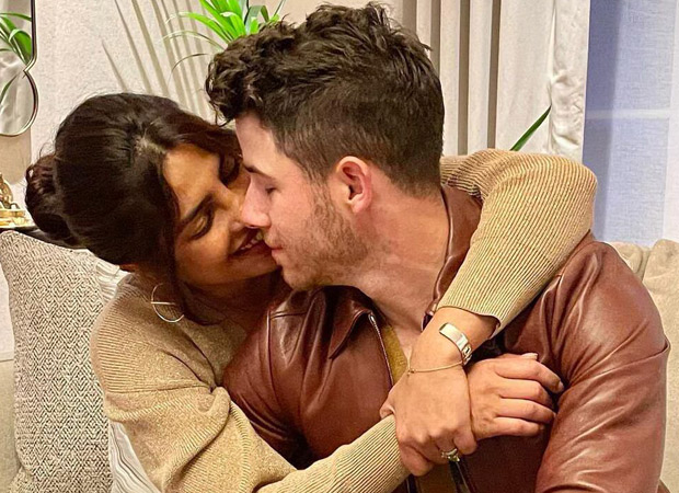Priyanka Chopra smashes divorce rumors as she leans in to kiss Nick Jonas in his Thanksgiving post, he says 'grateful for you'. See pic Priyanka Chopra smashes divorce rumors as she leans in to kiss Nick Jonas in his Thanksgiving post, he says 'grateful for you'. See pic