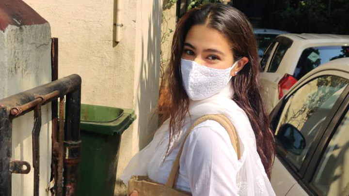 Spotted: Sunny Leone, Sara Ali Khan and Dhvani Bhanusali outside gym
