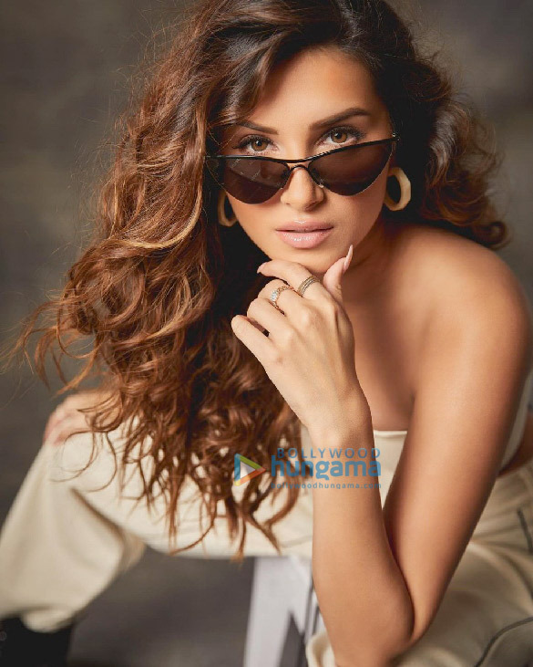 tara sutaria 654 5