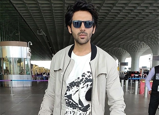 This is what Kartik Aaryan is currently reading