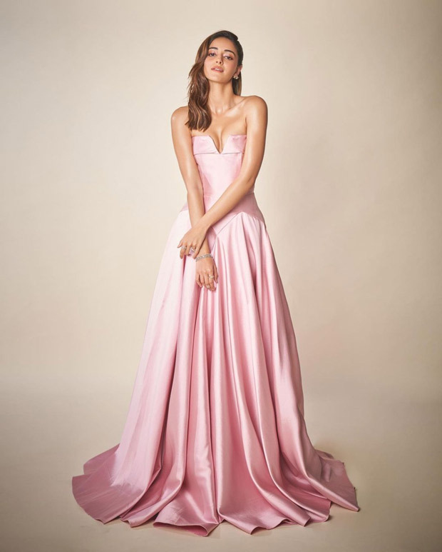 Ananya Panday looks elegant in strapless plunging neckline pink gown by Naeem Khan for Filmfare OTT Awards Ananya Panday looks elegant in strapless plunging neckline pink gown by Naeem Khan for Filmfare OTT Awards