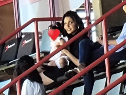 Anushka Sharma cheers for husband Virat Kohli along with daughter Vamika