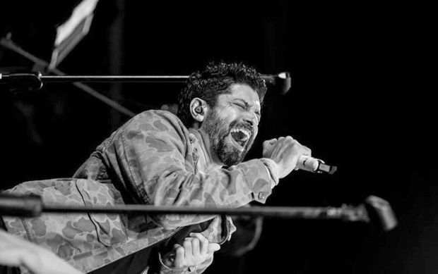 Farhan Akhtar performs live in Goa after 3 years, sings special verse 'Dil Chahta Hai' Farhan Akhtar performs live in Goa after 3 years, sings special verse 'Dil Chahta Hai'