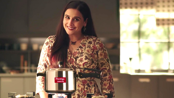 Funny: Vidya Balan and Divya Balan in Prestige Svachh Cooker TVC Funny: Vidya Balan and Divya Balan in Prestige Svachh Cooker TVC