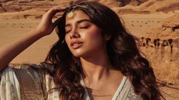 Janhvi Kapoor poses in a sexy kaftan created by Manish Malhotra in the middle of the desert, see photos