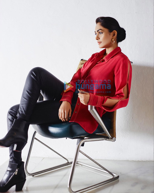 mrunal thakur 0258 1