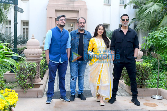 photos akshay kumar sara ali khan aanand l rai promote atrangi re in delhi 2