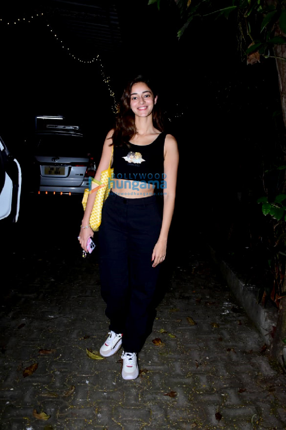 photos ananya panday spotted at a dubbing studio in bandra 3 3