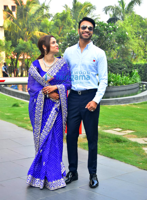 photos ankita lokhande spotted with her husband vicky jain for the first time after marriage 6