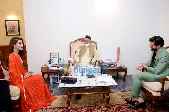 photos arushi nishank and vishal singh meet maharashtra governor bhagat singh koshyari for jo tumko jhoot lage song 2