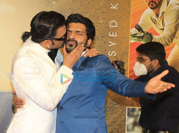 photos celebs attend the premiere of the film 83 1654 4
