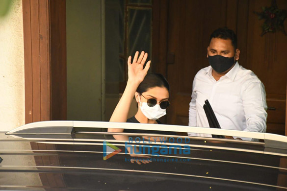 photos deepika padukone spotted at a dubbing studio in bandra 3 3
