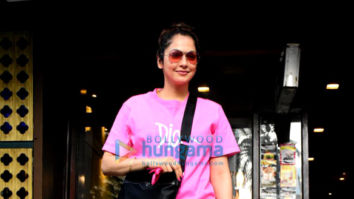 Photos: Isha Koppikar spotted at Bandra