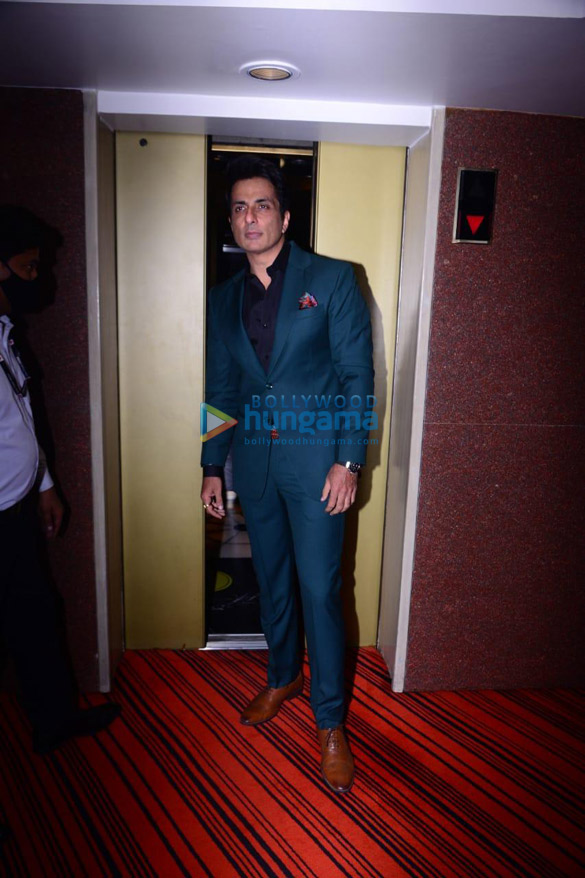 photos kiara advani sonu sood and aayush sharma spotted at le meridien hotel in new delhi 2