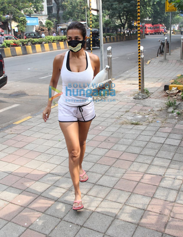 photos malaika arora spotted at diva yoga in bandra 4 6