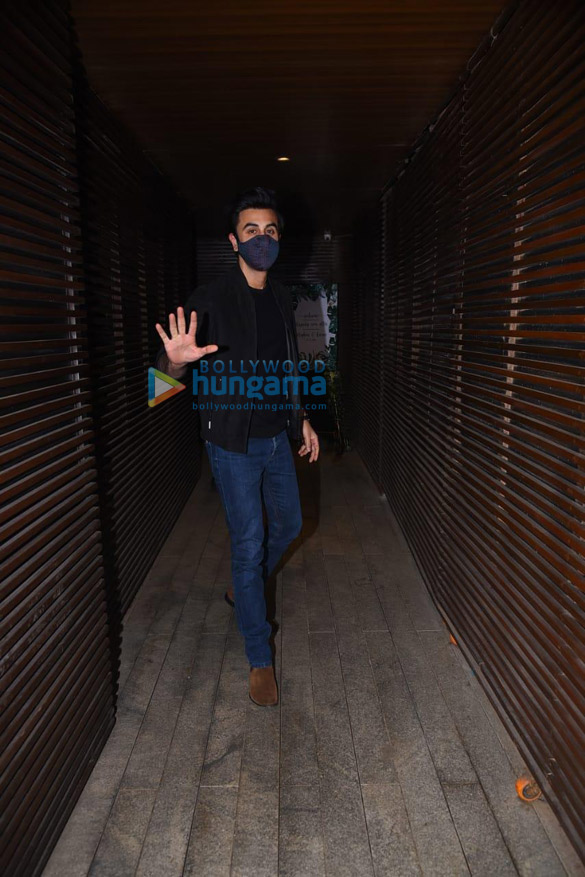 photos ranbir kapoor snapped at estella in juhu 4
