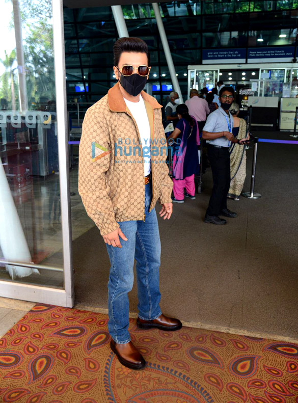 photos ranveer singh and jr ntr spotted at the airport 2