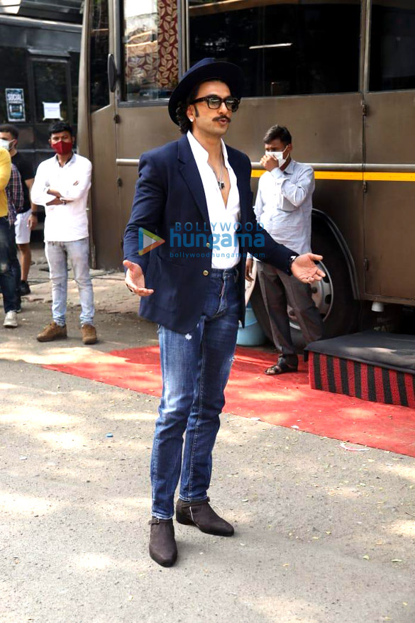 photos ranveer singh snapped at filmcity 3