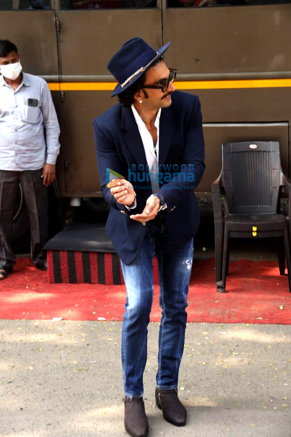 photos ranveer singh snapped at filmcity 5