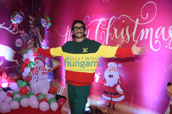 Photos: Ranveer Singh snapped at a Christmas event with kids