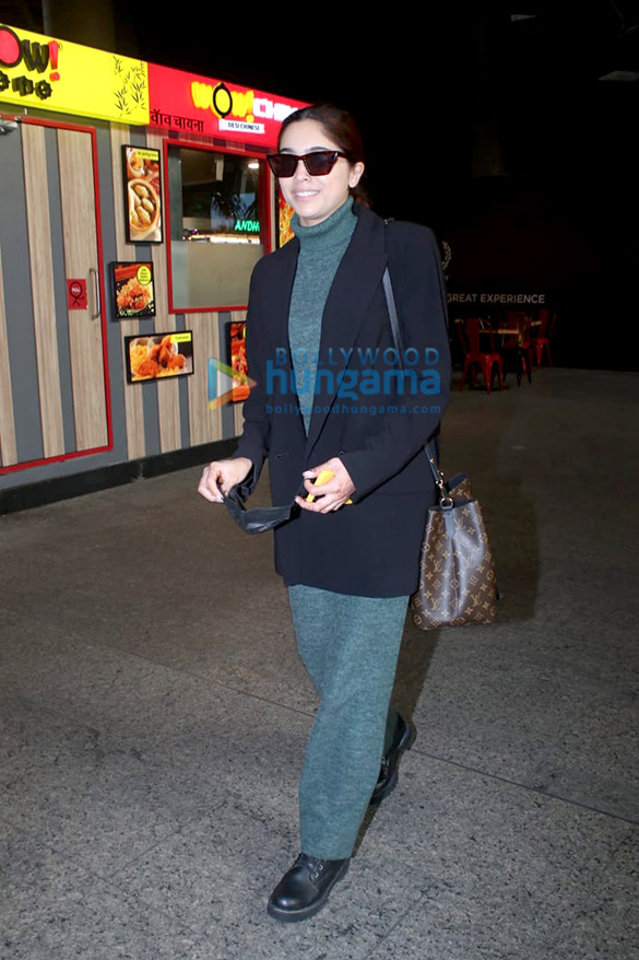 photos raveena tandon kabir khan shekhar ravjiani and others snapped at the airport 0098 3